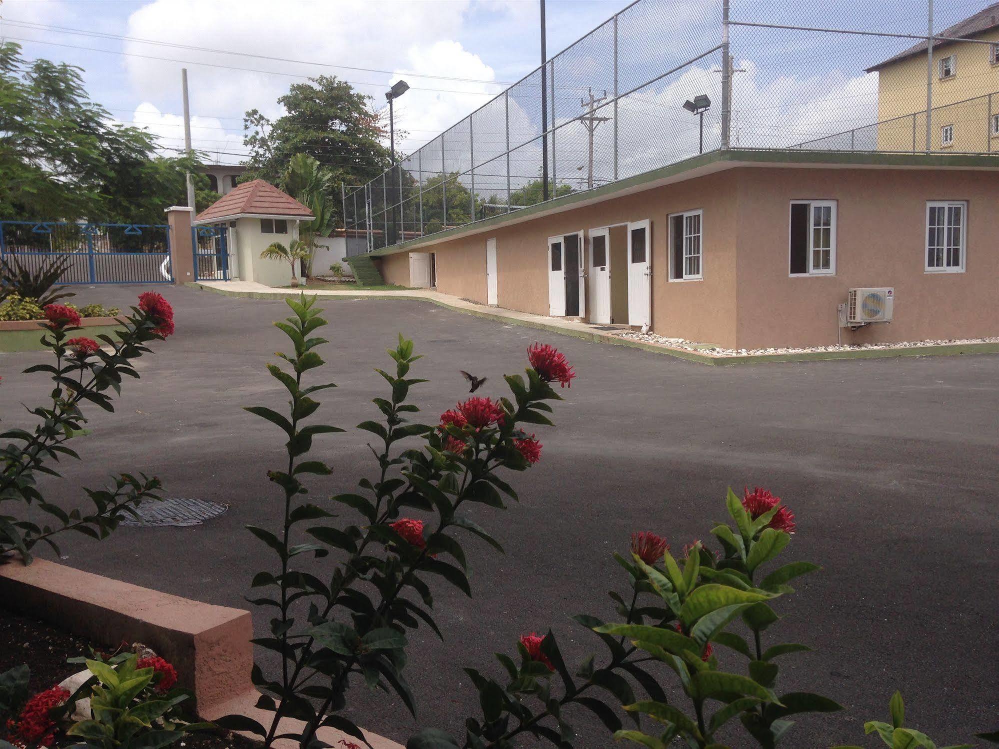 Whispering Seas Jamaica Apartment Ocho Rios Exterior photo